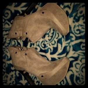 New Tan Heels - Gorgeous